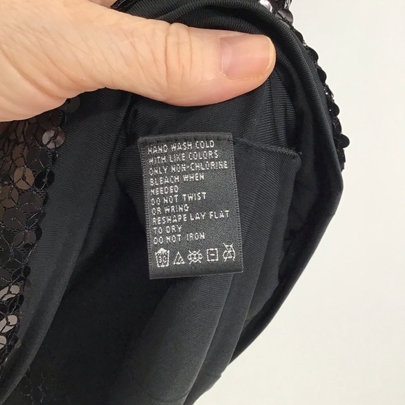 AUGUST SILK Sequined Short Sleeve Scoop Neck Top NWT Size Petite Small - Picture 7 of 8